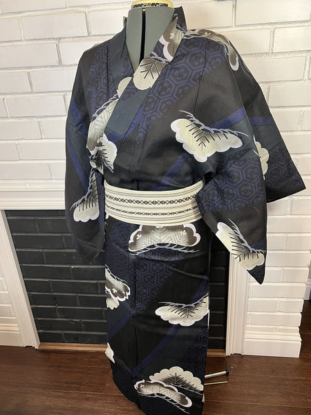 Japanese Men's YUKATA Full 3pc Set / Size: S-M, Traditional Yukata, Obi, Himo String - Pine and Tortoiseshell Pattern