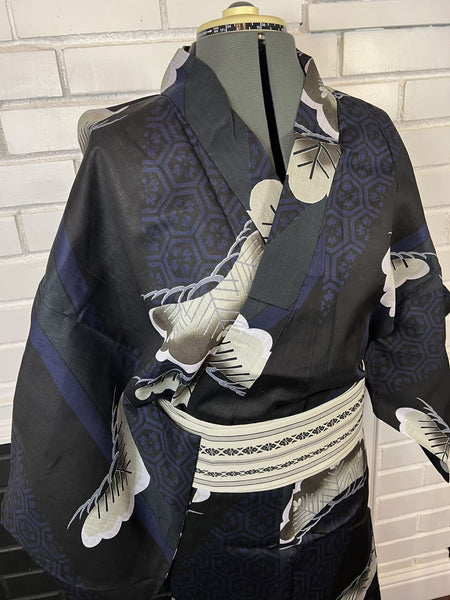 Japanese Men's YUKATA Full 3pc Set / Size: S-M, Traditional Yukata, Obi, Himo String - Pine and Tortoiseshell Pattern