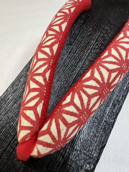 Japanese Women's Wooden Geta Sandals, Size 9–10.5 US / 25.5–26.5 cm, Traditional Red Asanoha Pattern Straps