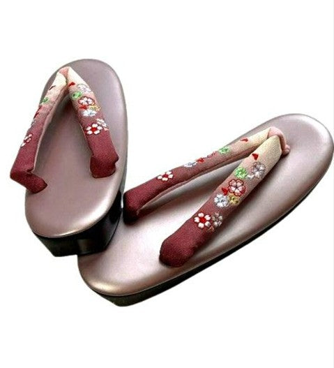 Japanese Floral Embroidered Zori Sandals: Pink Traditional Kimono Shoes