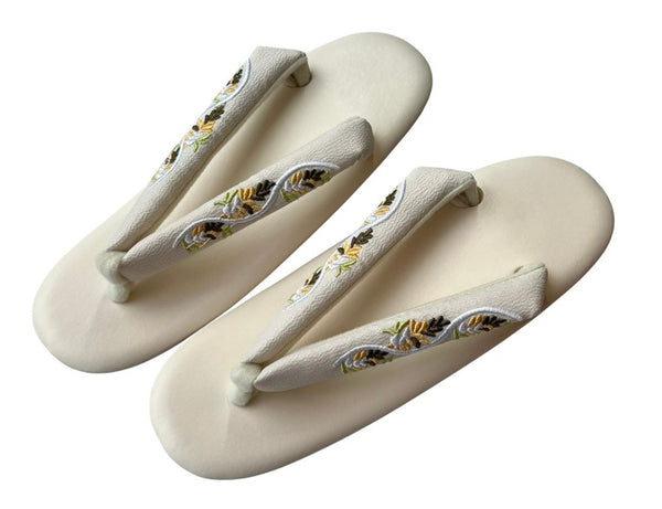Japanese Zori Sandals: Floral Embroidered Kimono Footwear