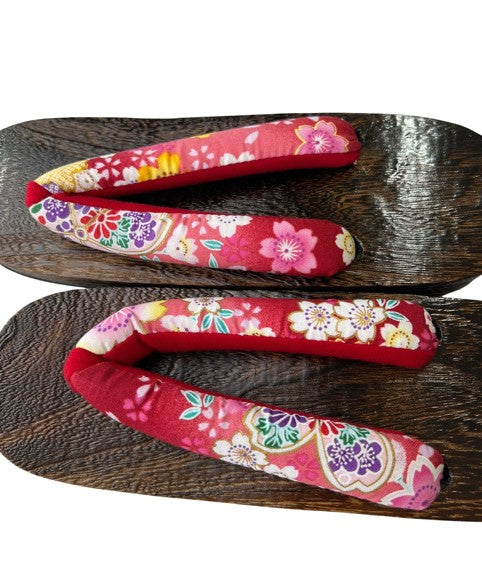 Japanese Women's Traditional Wooden Geta Sandals – Dark Wood with Pink Floral Thong Straps, Size 7.5