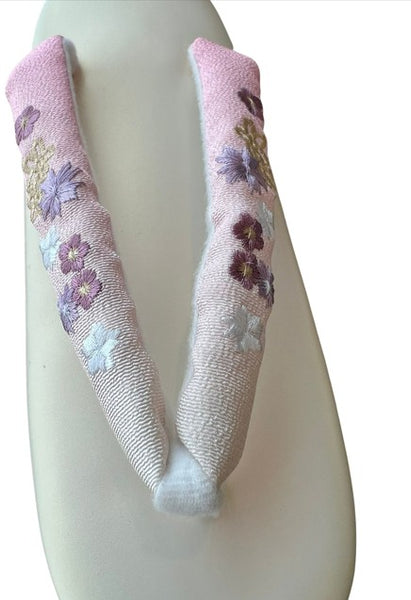 Japanese Zori Sandals – Pink Gradation with Floral Embroidered Straps, Women's Kimono Footwear