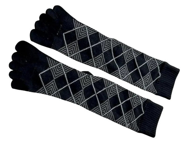 Japanese Five-Toe Socks – Black & Gray Geometric Pattern