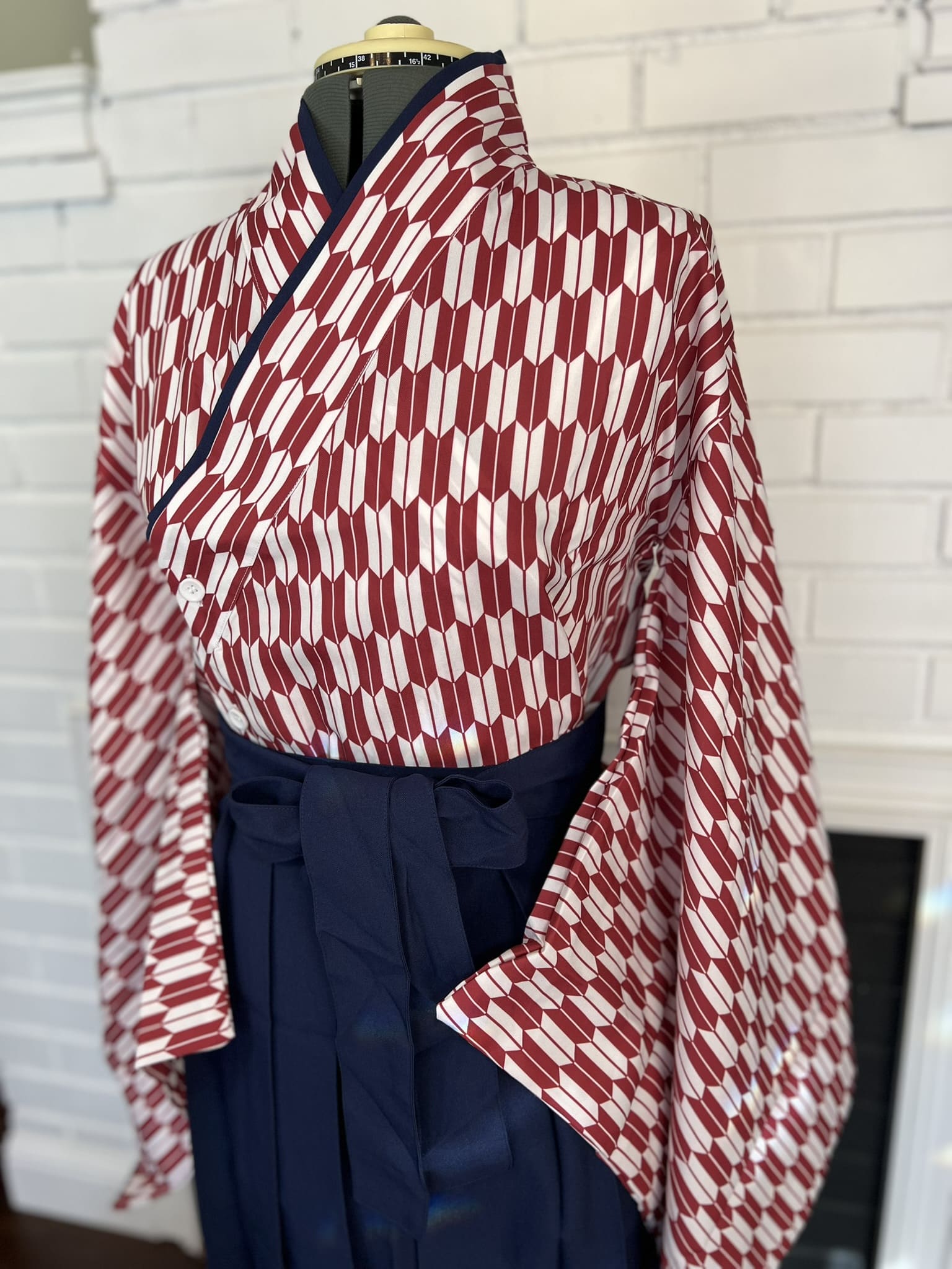 Kimono-style top & Hakama 2 pc set, Arrow Feather pattern Kimono-style top & Hakama 2 pc set, Arrow Feather pattern