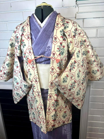 Authentic Vintage Japanese Haori Kimono Jacket / Size Free, Silk, Unisex, Cream with Floral Hexagon Pattern