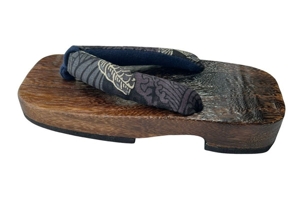 Japanese Children's Geta Sandals – Dark Grain Wood with Koi & Wave Pattern Straps, Size: US Youth 3