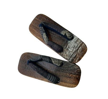 Japanese Children's Geta Sandals – Dark Grain Wood with Koi & Wave Pattern Straps, Size: US Youth 3