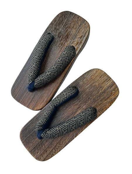 Japanese Children's Geta Sandals – Dark Grain Wood with Navy Geometric Pattern Straps, Size: US Youth 3