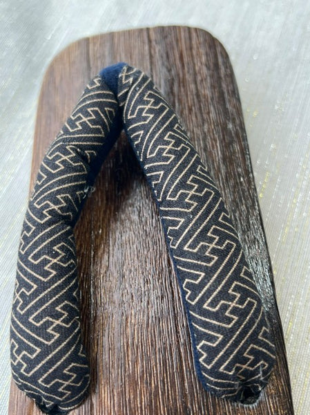 Japanese Children's Geta Sandals – Dark Grain Wood with Navy Geometric Pattern Straps, Size: US Youth 3