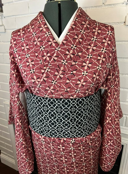 Vintage Japanese Kimono | Burgundy Floral Pattern | Women’s Traditional | Awase (Lined) Kimono