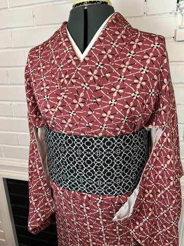 Vintage Japanese Kimono | Burgundy Floral Pattern | Women’s Traditional | Awase (Lined) Kimono