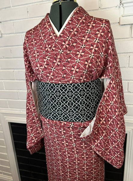 Vintage Japanese Kimono | Burgundy Floral Pattern | Women’s Traditional | Awase (Lined) Kimono