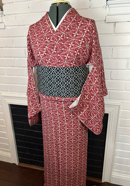 Vintage Japanese Kimono | Burgundy Floral Pattern | Women’s Traditional | Awase (Lined) Kimono