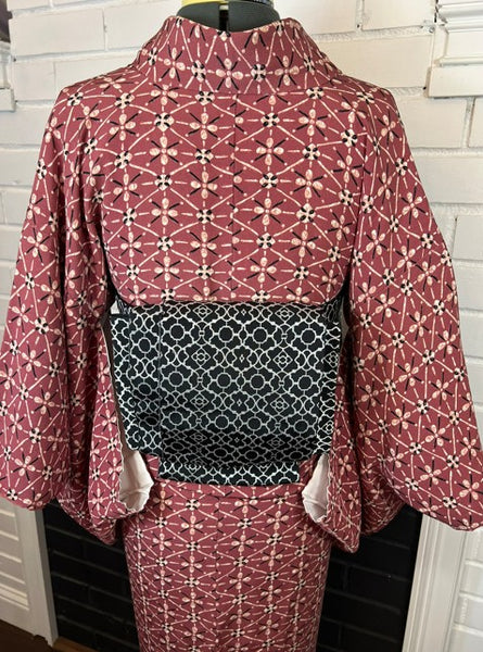 Vintage Japanese Kimono | Burgundy Floral Pattern | Women’s Traditional | Awase (Lined) Kimono