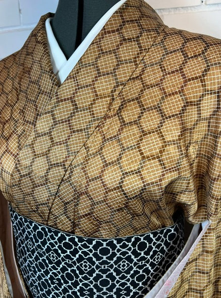 Vintage Japanese Brown Geometric Kimono | Awase (Fully Lined) | Traditional Japanese Clothing