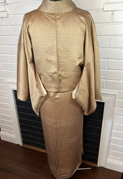 Vintage Japanese Awase Kimono – Light Brown with Geometric Floral Pattern