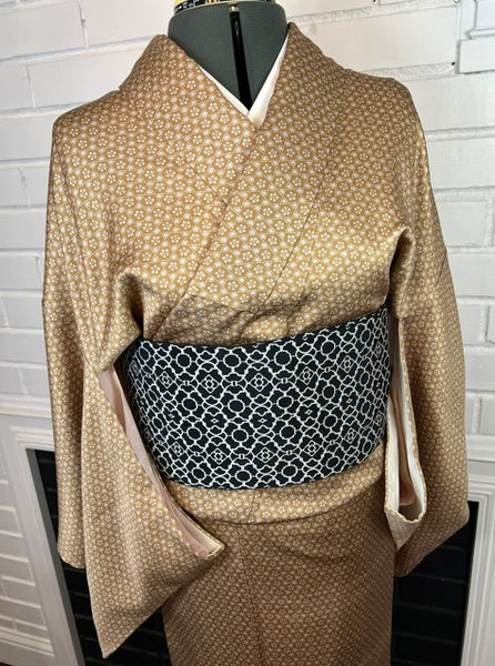 Vintage Japanese Awase Kimono – Light Brown with Geometric Floral Pattern