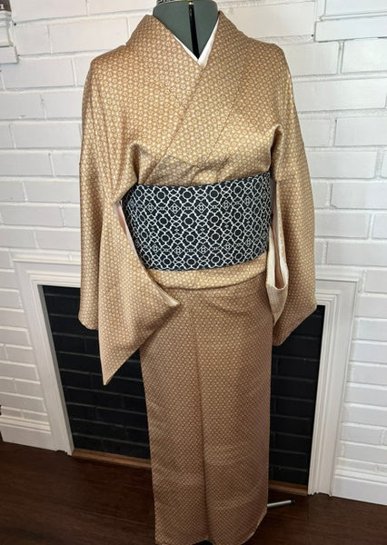 Vintage Japanese Awase Kimono – Light Brown with Geometric Floral Pattern