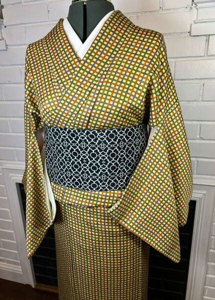 Vintage Silk Kimono and Zori Set – Autumn Geometric Pattern | Elegant Traditional Japanese outfit