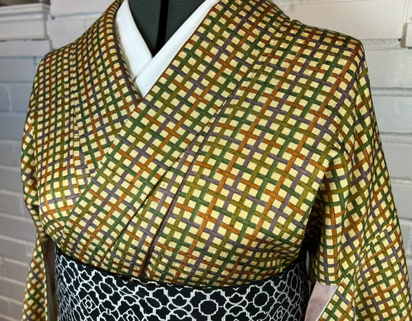 Vintage Silk Kimono and Zori Set – Autumn Geometric Pattern | Elegant Traditional Japanese outfit