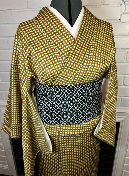 Vintage Silk Kimono and Zori Set – Autumn Geometric Pattern | Elegant Traditional Japanese outfit