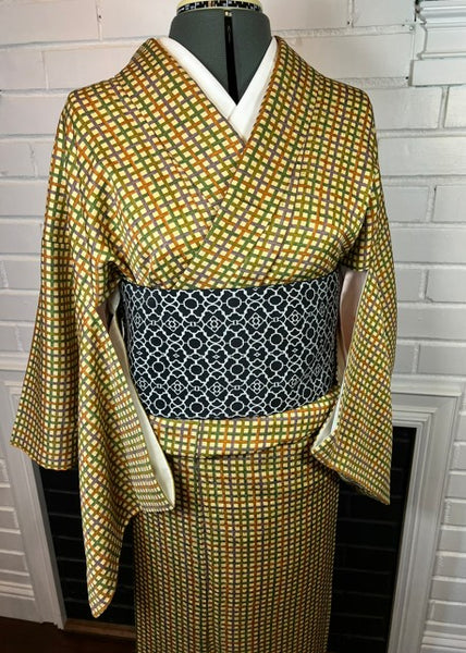 Vintage Silk Kimono and Zori Set – Autumn Geometric Pattern | Elegant Traditional Japanese outfit