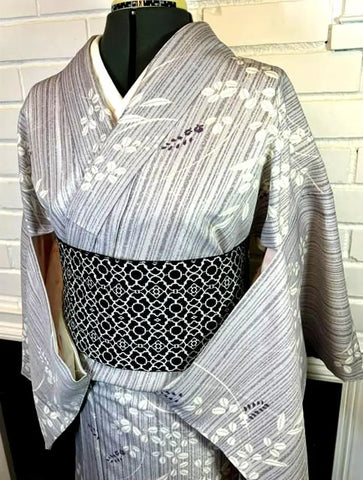Japanese Washable Awase Kimono – Lavender & White Floral Pattern | Fully Lined Traditional Japanese Kimono