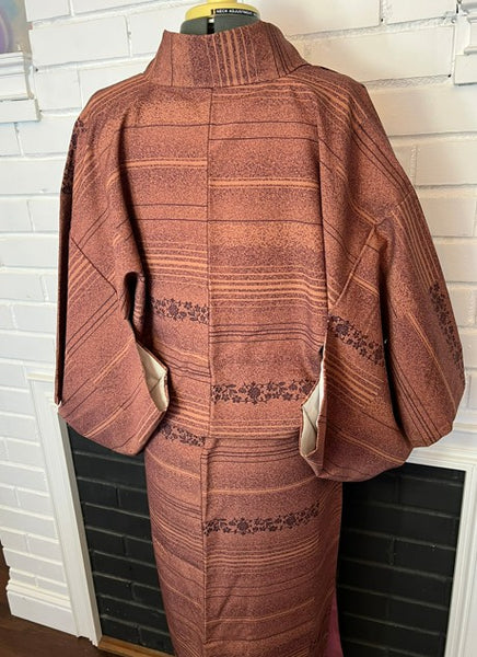 Vintage Japanese Kimono – Rust Brown Awase Kimono with Floral & Stripe Pattern – Traditional Silk Kimono Robe