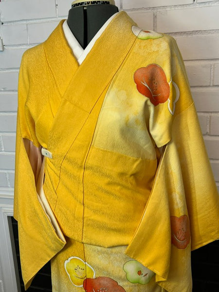 Vintage Silk Awase Kimono – Golden Yellow with Floral Motif – Traditional Lined Japanese Kimono