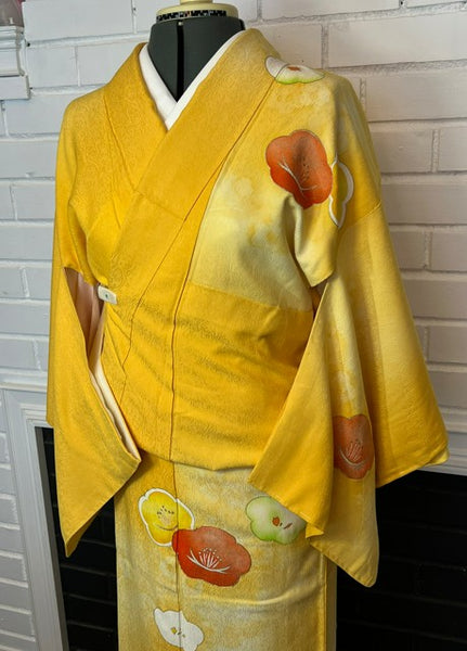 Vintage Silk Awase Kimono – Golden Yellow with Floral Motif – Traditional Lined Japanese Kimono
