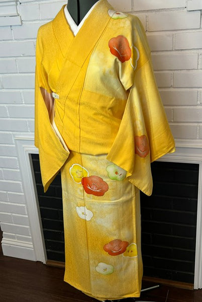 Vintage Silk Awase Kimono – Golden Yellow with Floral Motif – Traditional Lined Japanese Kimono