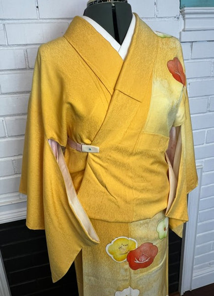 Vintage Silk Awase Kimono – Golden Yellow with Floral Motif – Traditional Lined Japanese Kimono