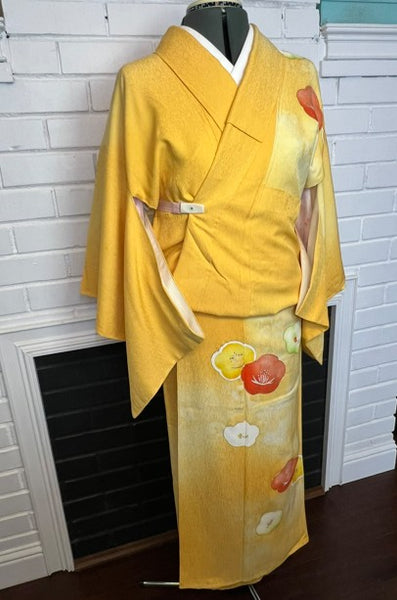Vintage Silk Awase Kimono – Golden Yellow with Floral Motif – Traditional Lined Japanese Kimono