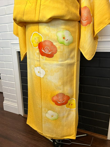 Vintage Silk Awase Kimono – Golden Yellow with Floral Motif – Traditional Lined Japanese Kimono
