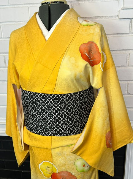 Vintage Silk Awase Kimono – Golden Yellow with Floral Motif – Traditional Lined Japanese Kimono