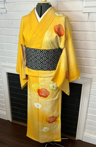Vintage Silk Awase Kimono – Golden Yellow with Floral Motif – Traditional Lined Japanese Kimono