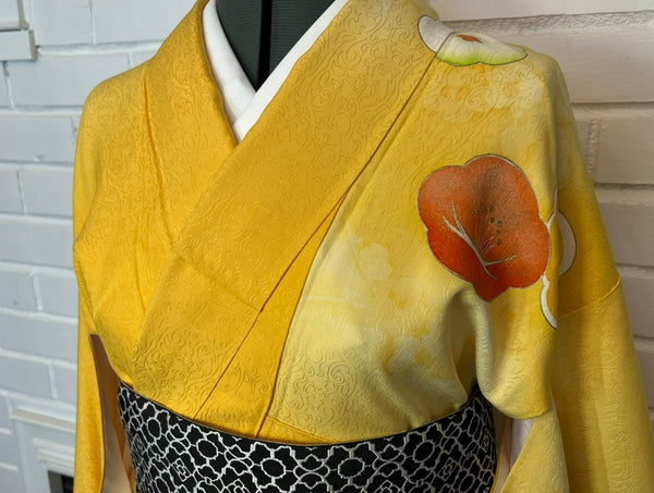 Vintage Silk Awase Kimono – Golden Yellow with Floral Motif – Traditional Lined Japanese Kimono