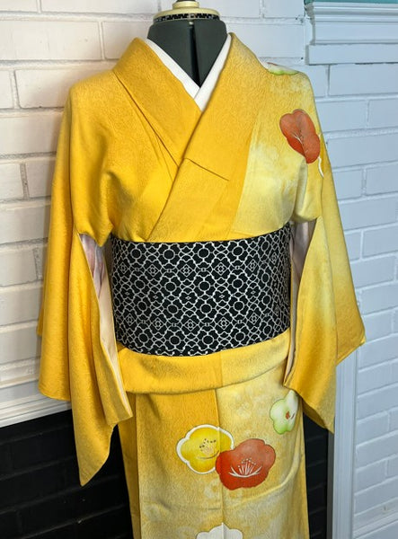 Vintage Silk Awase Kimono – Golden Yellow with Floral Motif – Traditional Lined Japanese Kimono