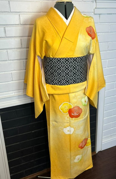 Vintage Silk Awase Kimono – Golden Yellow with Floral Motif – Traditional Lined Japanese Kimono