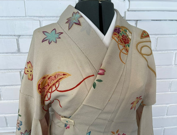 Vintage Silk Chirimen Awase Kimono in Cream – Floral & Fan Motif – Japanese Sakura Design – Elegant Traditional Wear