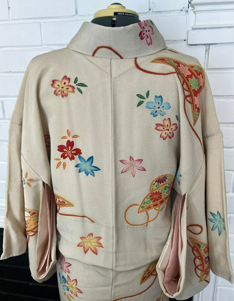 Vintage Silk Chirimen Awase Kimono in Cream – Floral & Fan Motif – Japanese Sakura Design – Elegant Traditional Wear