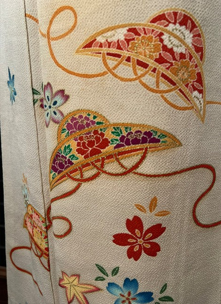Vintage Silk Chirimen Awase Kimono in Cream – Floral & Fan Motif – Japanese Sakura Design – Elegant Traditional Wear