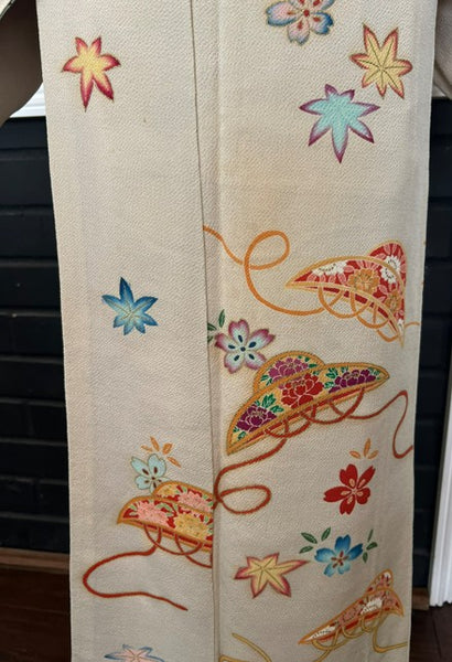 Vintage Silk Chirimen Awase Kimono in Cream – Floral & Fan Motif – Japanese Sakura Design – Elegant Traditional Wear