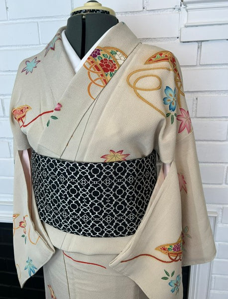 Vintage Silk Chirimen Awase Kimono in Cream – Floral & Fan Motif – Japanese Sakura Design – Elegant Traditional Wear