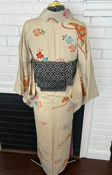 Vintage Silk Chirimen Awase Kimono in Cream – Floral & Fan Motif – Japanese Sakura Design – Elegant Traditional Wear