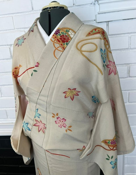 Vintage Silk Chirimen Awase Kimono in Cream – Floral & Fan Motif – Japanese Sakura Design – Elegant Traditional Wear