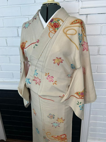 Vintage Silk Chirimen Awase Kimono in Cream – Floral & Fan Motif – Japanese Sakura Design – Elegant Traditional Wear