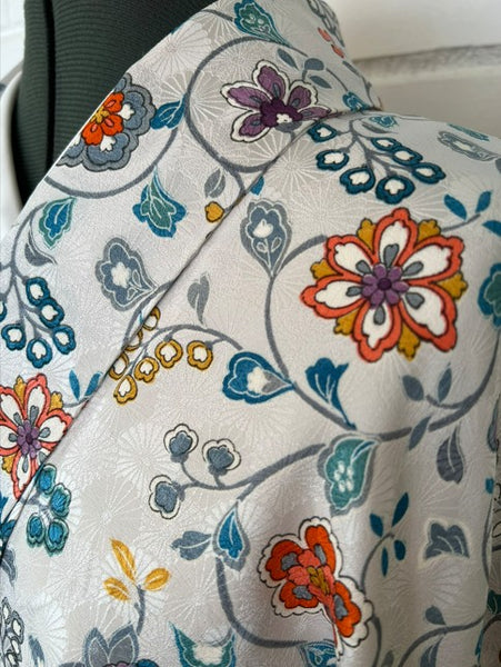 Vintage Awase Kimono – Elegant Floral Japanese Kimono in Soft White