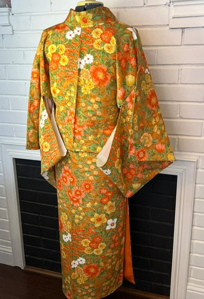 Vintage Awase Kimono – Orange Floral Pattern, Elegant Japanese Traditional Wear